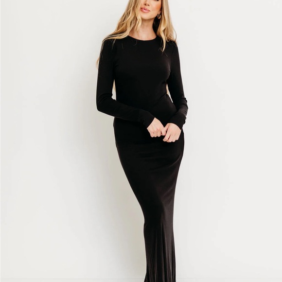 Ribbed Black Maxi Dress - Picture 1 of 2